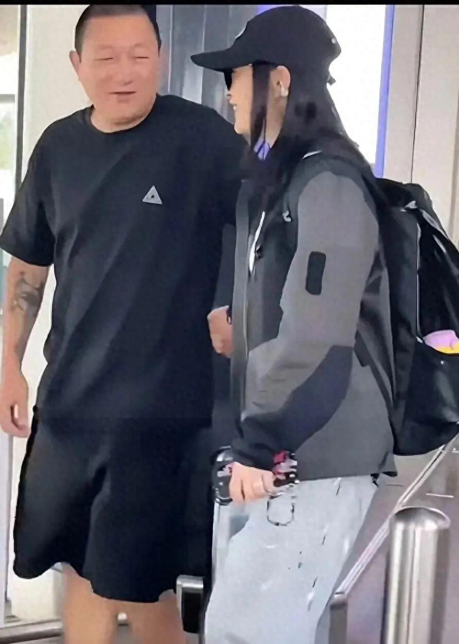 影后梅婷的另类豪宅：十人同住一屋，杂乱中藏着顶级幸福封面图