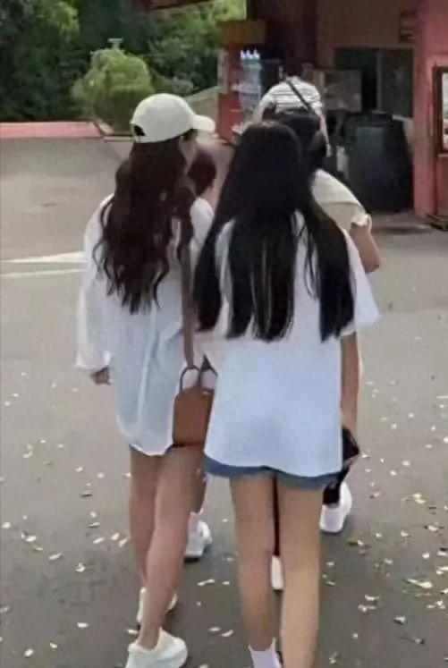 张兰曝光小玥儿正脸！喊话S妈要报警，汪小菲硬刚S家：就是不准去封面图