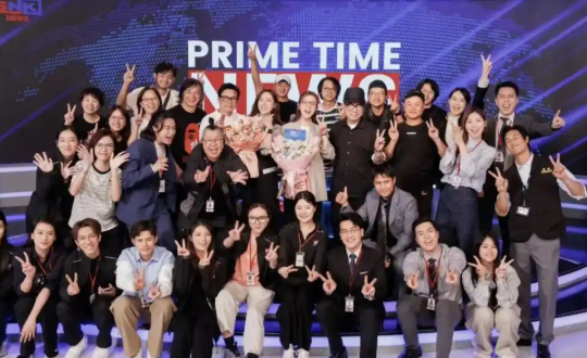 《新闻女王2》杀青，佘诗曼“Man姐”形象拍视频：我们不见不散封面图