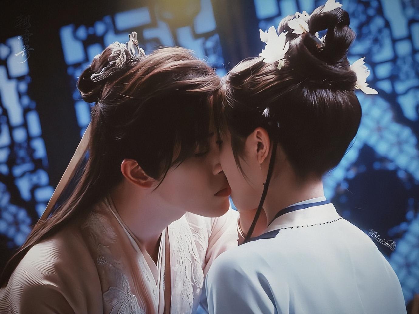 《朝雪录》躲过李兰迪，被3位丫鬟惊艳了，1个像沈月1个像景甜封面图