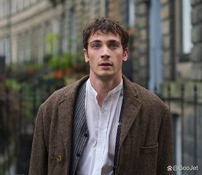 英国男星拿下大饼，即将爆火！封面图