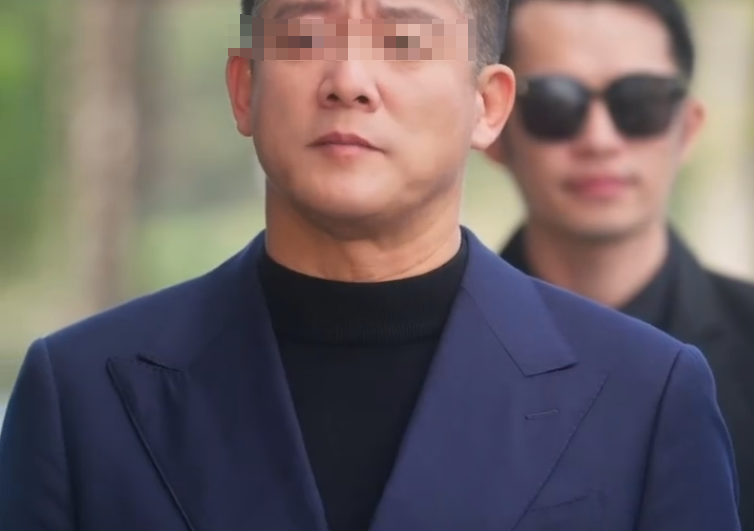 日薪飙至 5000 元！短剧成中老年“捞钱”新赛道？封面图