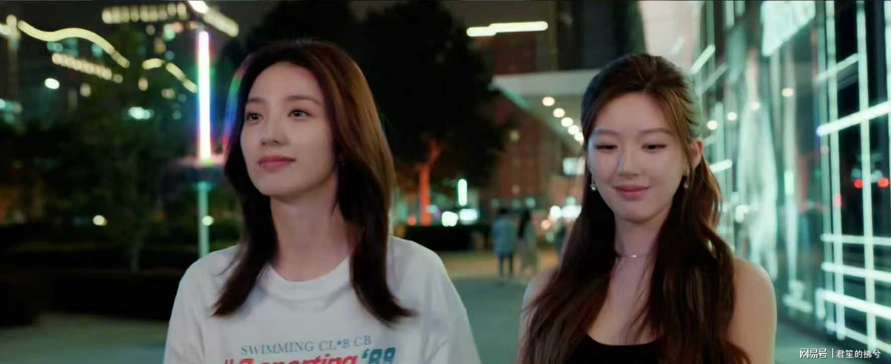 搭档完虞书欣又搭档赵露思，29岁的她又白又美很抢镜封面图