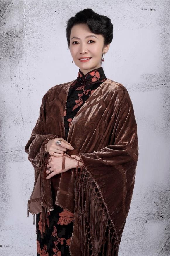 杨斯《沉默的荣耀》表现亮眼 演技精湛塑造鲜活窦太太封面图