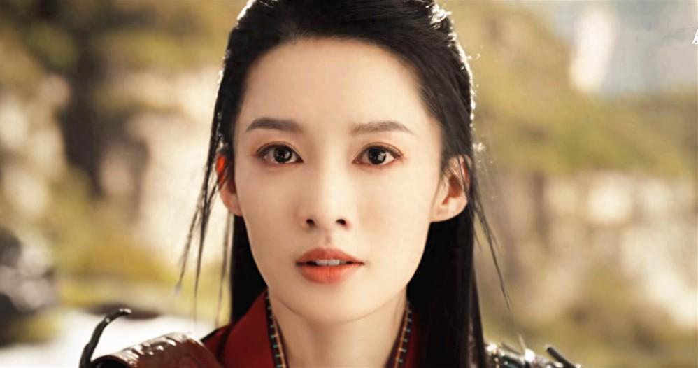 15年拍了52部戏，起点比杨幂赵丽颖都高，为何她愣是捧不火！封面图