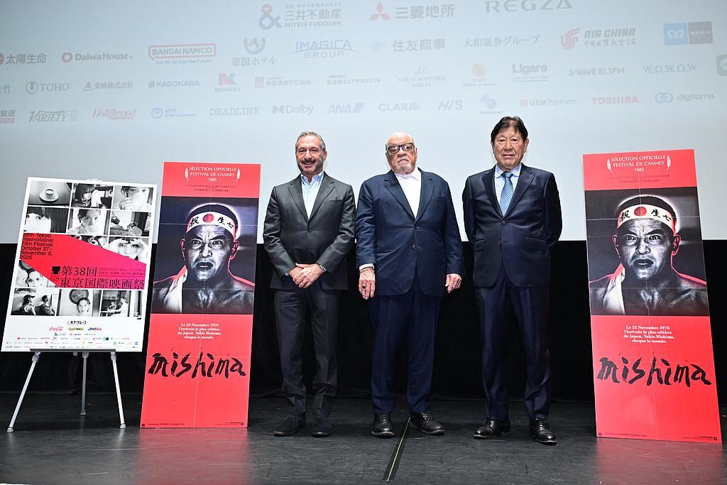 保罗·施拉德赴东京参加40年前旧作的日本首映礼，有贴身保镖封面图