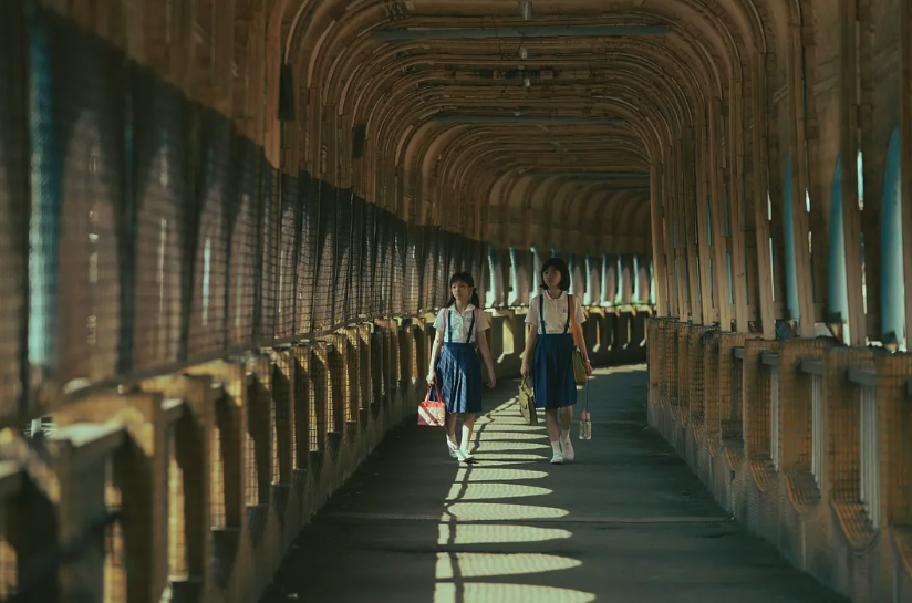 舒淇《女孩》：写给青春的散文诗封面图