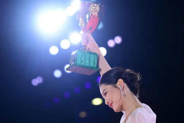 辛芷蕾：影后的性格封面图