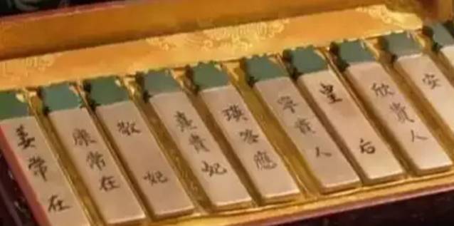 影视剧里的“羞羞事”，都是怎么过审的？封面图