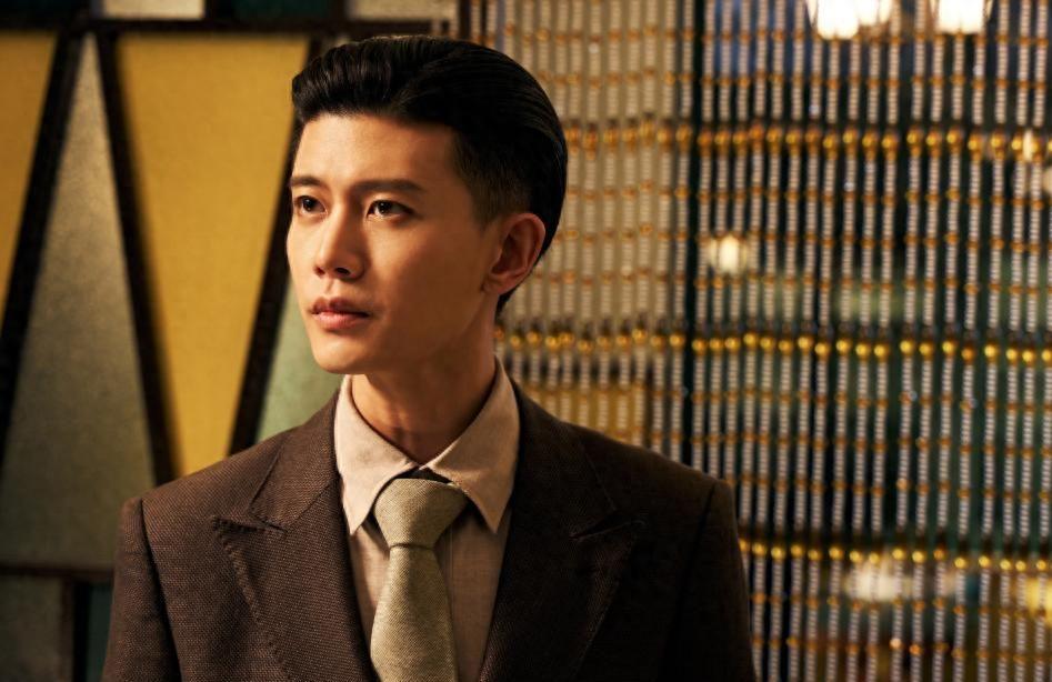 《风与潮》开播，任嘉伦令观众成功入坑，我想说：这剧能火遍全国封面图