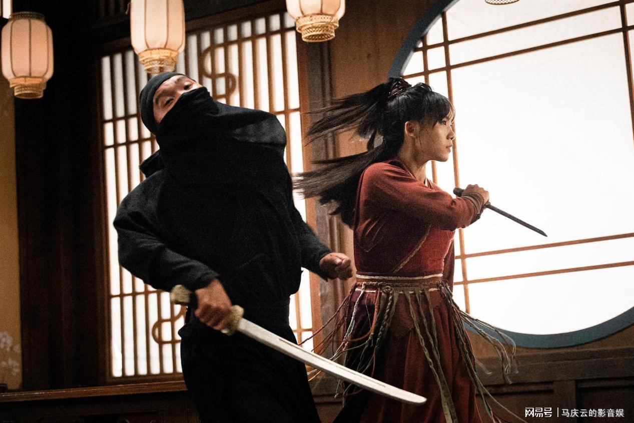 《海市蜃楼》定档，毛骗团队操刀，费启鸣吕小雨主演，整体没文化封面图