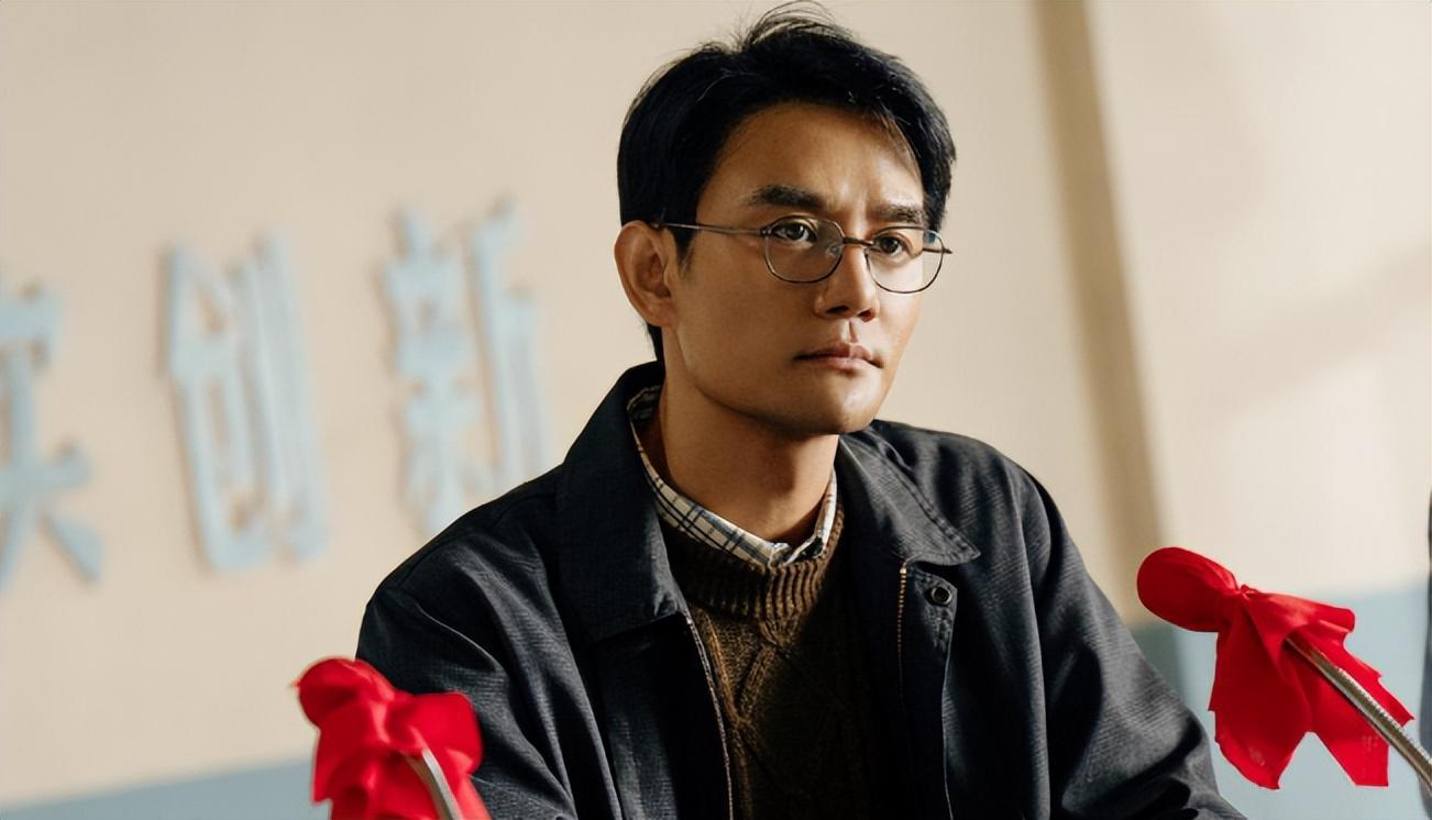 央视《老舅》：喜剧王者的归来，颠覆你对东北年代剧的认知！封面图