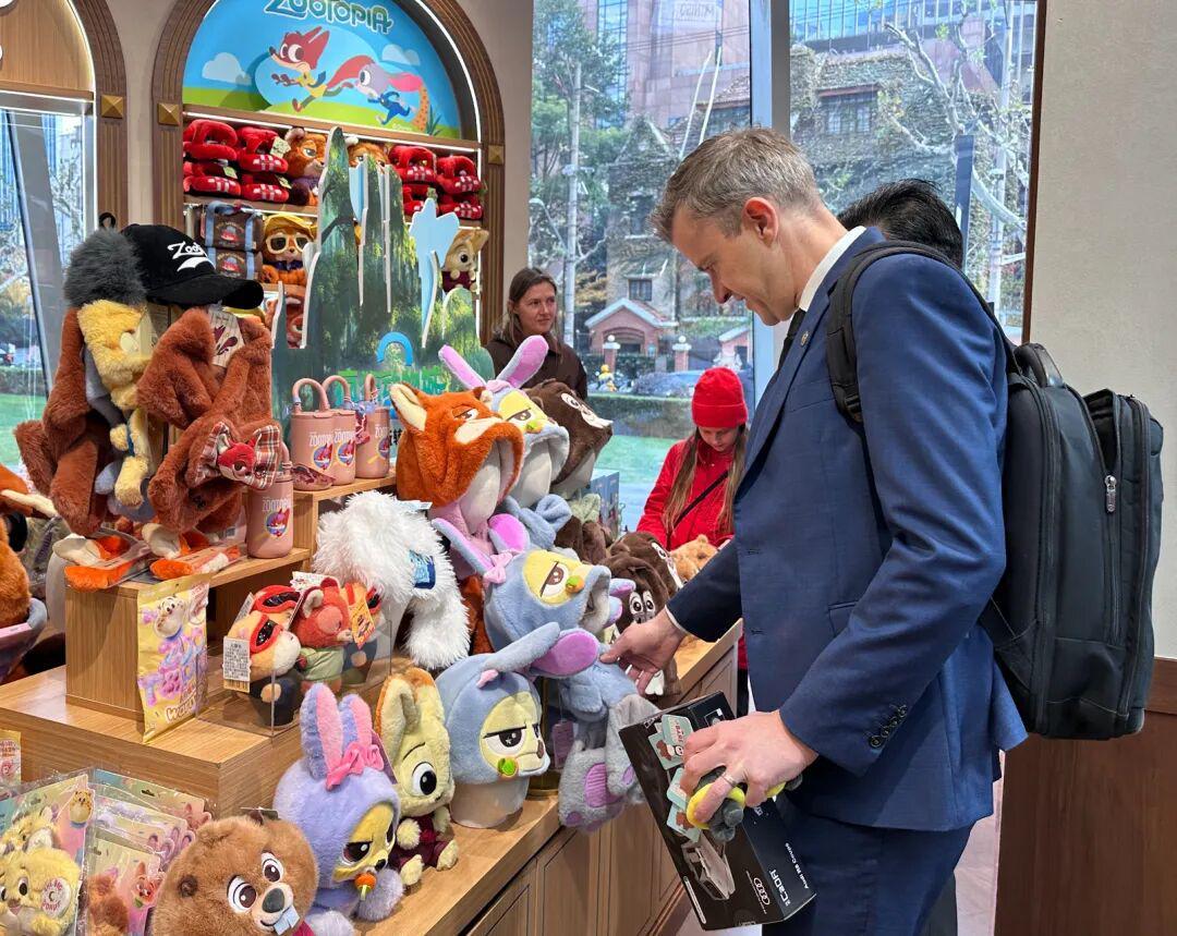 从影院到货架全刷屏！超60个品牌抱上《疯狂动物城2》IP大腿封面图