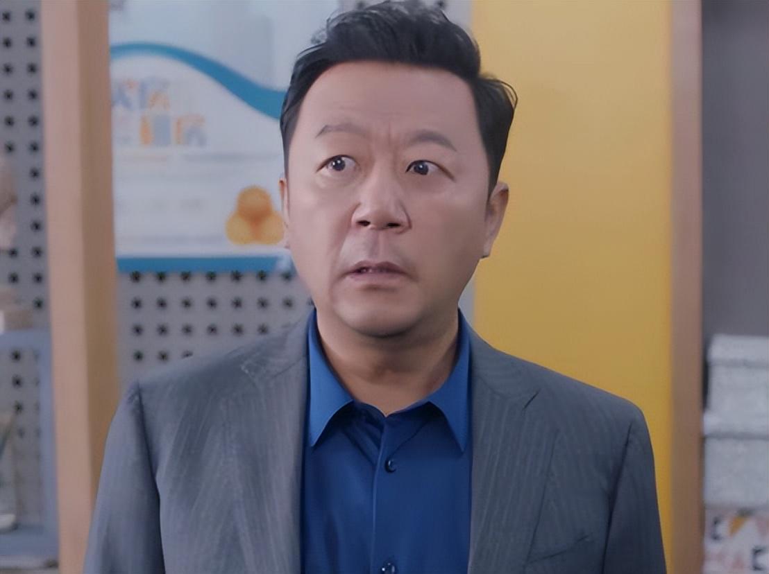 才播一晚热度破9400，张嘉益令观众成功入坑，都市剧有天花板了封面图