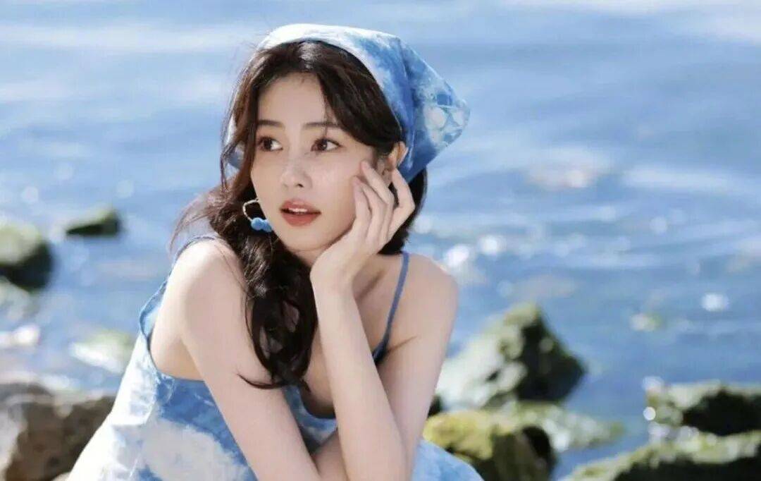 【2026.1.13】说一说周也？白鹿感情状态？胡先煦和黄景瑜？队友b带了队友a的代言？《问心2》能播？《现在就出发》王安宇镜头不多？封面图