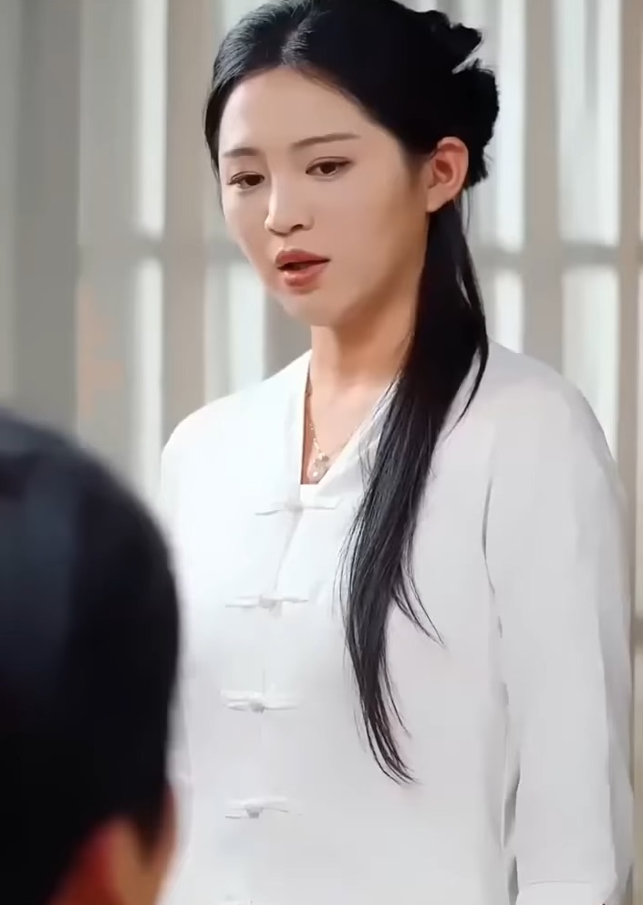 大祭司她又美又飒封面图