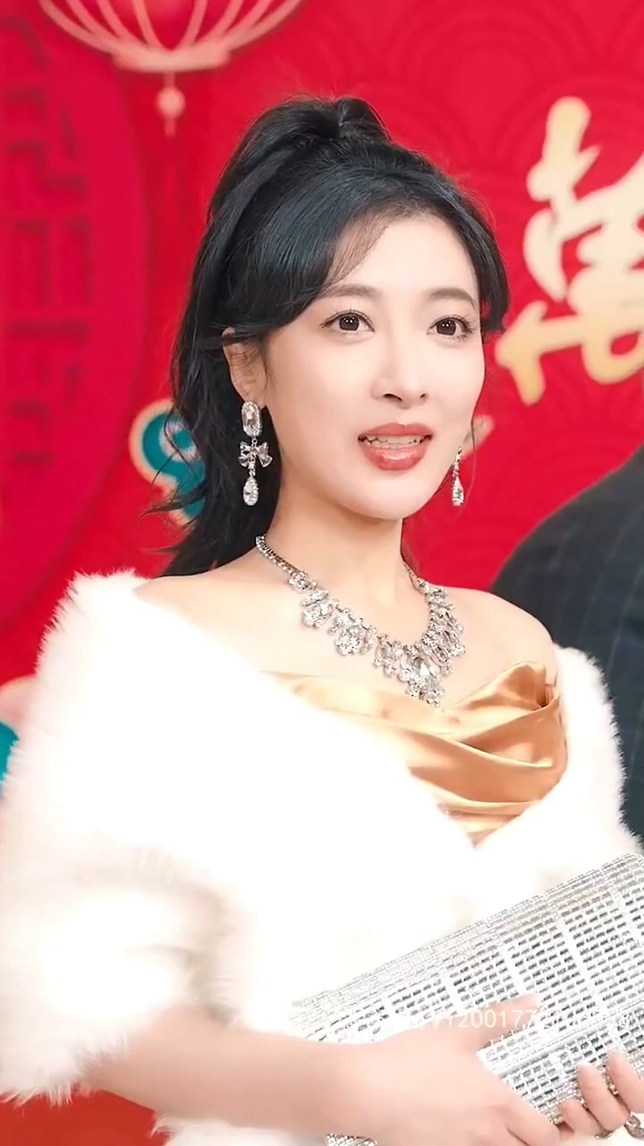 想听女主偷听我心声人设崩塌了封面图